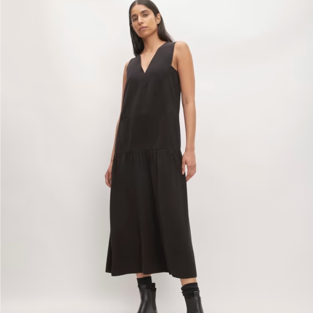 NWT Everlane Tencel v-neck dress XS